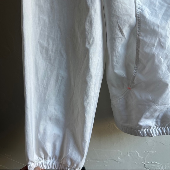 Columbia Women’s Lightweight Windbreaker Trail Jacket White Sz L with marks - Picture 4 of 9